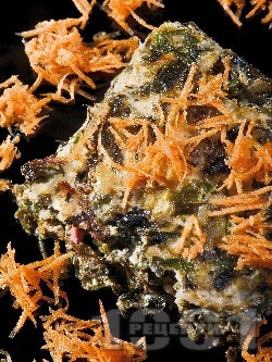 Вкусна постна мусака с ориз, коприва, яйца, пресен зелен лук и чесън и прясно мляко в тава на фурна - снимка на рецептата Вкусна постна мусака с ориз, коприва, яйца, пресен зелен лук и чесън и прясно мляко в тава на фурна - снимка на рецептата